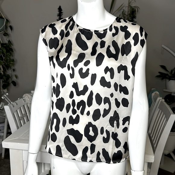 Philosophy size XS new with tags, leopard print silk like sleeveless top NWOT - Picture 2 of 8